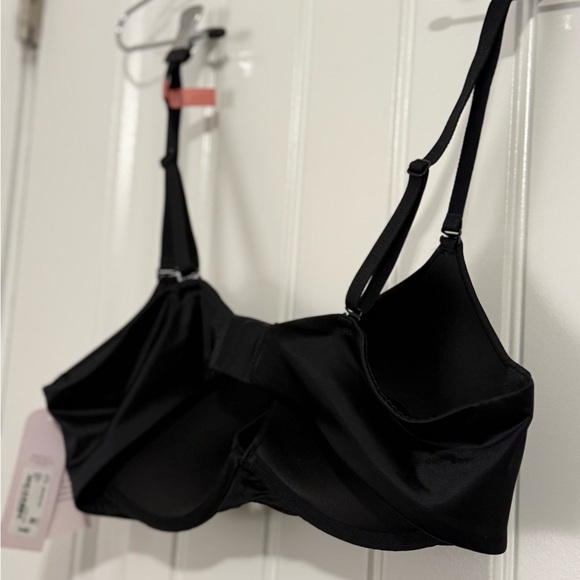 Ambrielle Black Molded Cup Bra with Adjustable Straps - Picture 6 of 9